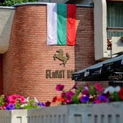 Отель White Horse Complex Болгария, Тырговиште - отзывы, цены и фото номеров - забронировать отель White Horse Complex онлайн балкон