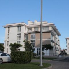 Апартаменты Apartment on Bulvar Nadezhd 4-1, ap. 102 парковка