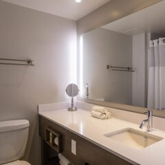 Отель Hôtel & Suites Normandin Канада, Квебек - отзывы, цены и фото номеров - забронировать отель Hôtel & Suites Normandin онлайн ванная
