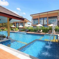 Отель Phutaralanta Resort Ланта бассейн фото 2