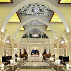 Отель Sheraton Sharjah Beach Resort & Spa интерьер отеля фото 2