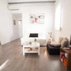 Апартаменты Apartments Gaudi Barcelona комната для гостей фото 3