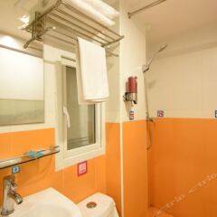 π Hotel (Guangzhou Shiqiao Metro Station) детские мероприятия фото 2