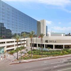 The LA Hotel Downtown пляж