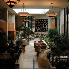 Отель Four Seasons Hotel Vancouver Канада, Ванкувер - отзывы, цены и фото номеров - забронировать отель Four Seasons Hotel Vancouver онлайн интерьер отеля фото 3