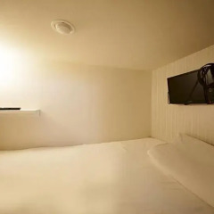 Hostel Komatsu Ueno Station Токио комната для гостей фото 5