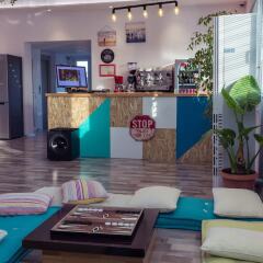 ART Hostel & Apartments Тирана бассейн