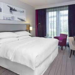 Sheraton Duesseldorf Airport Hotel комната для гостей