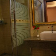 Отель Golden Shuitai Hot Spring ванная