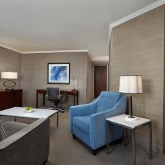 Отель Sheraton Cavalier Calgary Hotel Канада, Калгари - отзывы, цены и фото номеров - забронировать отель Sheraton Cavalier Calgary Hotel онлайн комната для гостей фото 2