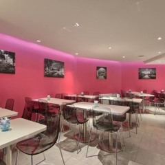 Hotel At Gare du Nord гостиничный бар