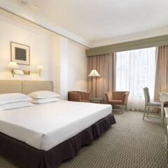 Отель Federal Hotel Kuala Lumpur Малайзия, Куала-Лумпур - отзывы, цены и фото номеров - забронировать отель Federal Hotel Kuala Lumpur онлайн балкон