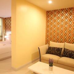 Апартаменты Trebel Service Apartment Pattaya Паттайя комната для гостей фото 4