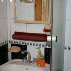Гостиница Shakhtarochka Hotel Украина, Донецк - 7 отзывов об отеле, цены и фото номеров - забронировать гостиницу Shakhtarochka Hotel онлайн ванная