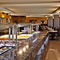Отель Ramada by Wyndham Lisbon питание фото 2