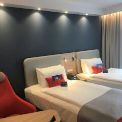 Отель Holiday Inn Express Zurich Airport Швейцария, Рюмланг - 1 отзыв об отеле, цены и фото номеров - забронировать отель Holiday Inn Express Zurich Airport онлайн детские мероприятия