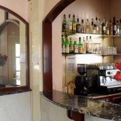 Hotel Master Альбиньязего гостиничный бар