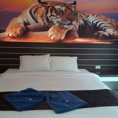 Отель The Shades Boutique Hotel Patong Phuket Таиланд, Патонг - отзывы, цены и фото номеров - забронировать отель The Shades Boutique Hotel Patong Phuket онлайн комната для гостей фото 3