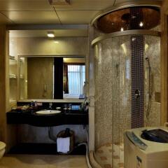 Отель Shenzhen Hongfeng Hotel (Luohu Branch) Китай, Гонконг - отзывы, цены и фото номеров - забронировать отель Shenzhen Hongfeng Hotel (Luohu Branch) онлайн ванная