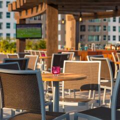 Отель Fiesta Inn Puerto Vallarta Isla гостиничный бар