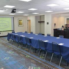 Отель Hampton Inn & Suites Sharon, PA