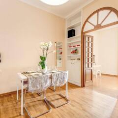 Апартаменты Elegant Apartment Behind The Colosseum Рим спа
