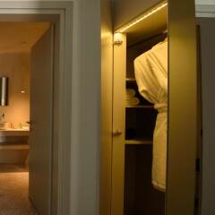 Отель Echoes Luxury Suites by Canvas - Adults Only Греция, Остров Санторини - отзывы, цены и фото номеров - забронировать отель Echoes Luxury Suites by Canvas - Adults Only онлайн сейф в номере