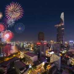 Отель Grand Hotel Saigon Вьетнам, Хошимин - отзывы, цены и фото номеров - забронировать отель Grand Hotel Saigon онлайн балкон