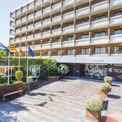 Отель California Garden парковка