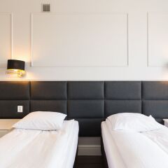 Отель Executive 3 Bedroom Apartament by Your F Польша, Варшава - отзывы, цены и фото номеров - забронировать отель Executive 3 Bedroom Apartament by Your F онлайн комната для гостей фото 5