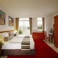 Отель Waterfront Suites Phuket by Centara комната для гостей