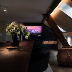 Апартаменты Airhome Limmatquai River View Apartment интерьер отеля