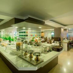 Апартаменты Hope Land Executive Serviced Apartment Бангкок питание
