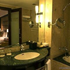 Отель Dusit Thani Dubai ОАЭ, Дубай - 2 отзыва об отеле, цены и фото номеров - забронировать отель Dusit Thani Dubai онлайн ванная