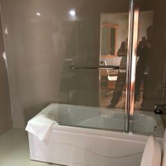 BON Hotel Sunshine Enugu Энугу ванная