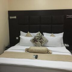 Отель Cynergy Suites Royale комната для гостей фото 3