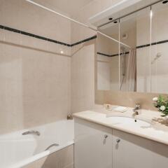Отель onefinestay - Trocadéro private homes фитнесс-зал фото 2