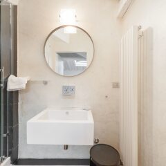 Отель Arnobio Florence Suites Италия, Флоренция - отзывы, цены и фото номеров - забронировать отель Arnobio Florence Suites онлайн ванная фото 2