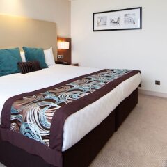 Отель Thistle Kensington Gardens сейф в номере