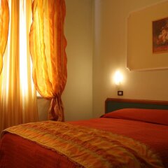 Hotel La Torre Римини сейф в номере