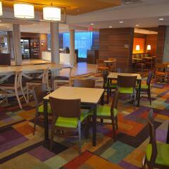 Отель Fairfield Inn & Suites by Marriott Columbus Airport США, Колумбус - отзывы, цены и фото номеров - забронировать отель Fairfield Inn & Suites by Marriott Columbus Airport онлайн питание фото 2