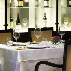 Отель Sofitel Montreal Golden Mile Канада, Монреаль - отзывы, цены и фото номеров - забронировать отель Sofitel Montreal Golden Mile онлайн гостиничный бар