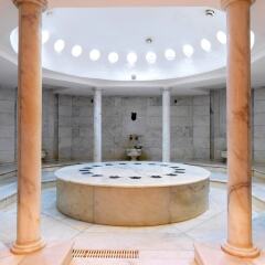 Renaissance Polat Istanbul Hotel бассейн