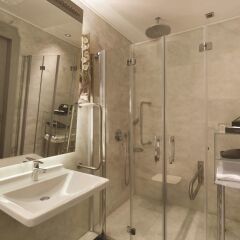 Отель Wyndham Grand Istanbul Kalamis Marina ванная фото 2