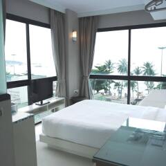 Отель Serenotel Pattaya Beach Front комната для гостей фото 5