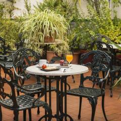 Mesón Castilla Atiram Hotel бассейн