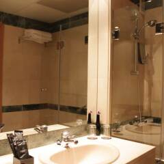 Отель Holiday Inn Madrid - Pirámides ванная