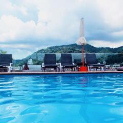 Отель Days Inn by Wyndham Patong Beach Phuket бассейн фото 3
