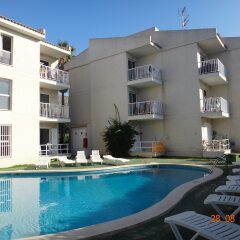 Отель Apartamentos Llevant бассейн