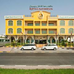 Отель Sahara Beach Resort & Spa парковка